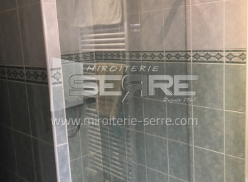 Porte de douche sur mesure salle de bain proche de Belleville-en-Beaujolais (69)