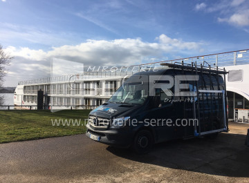 Fenêtres aluminiums et moustiquaires sur mesure pour le bateau AMADEUS Provence proche de Lyon (69)