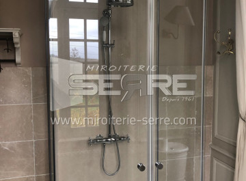 Paroi de douche proche de Mâcon (71) 