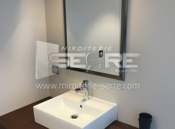 Pose de miroir de salle de bain proche de Belleville-en-Beaujolais (69)