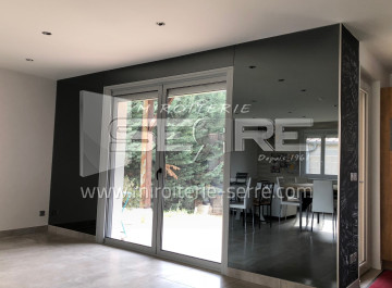 Mur miroir design proche de Châtillon-sur-Chalaronne (01)