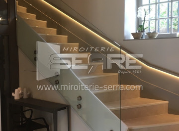 Garde-corps d'escalier en verre à Lyon (69)