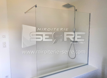 Paroi de douche sur mesure proche de Mâcon