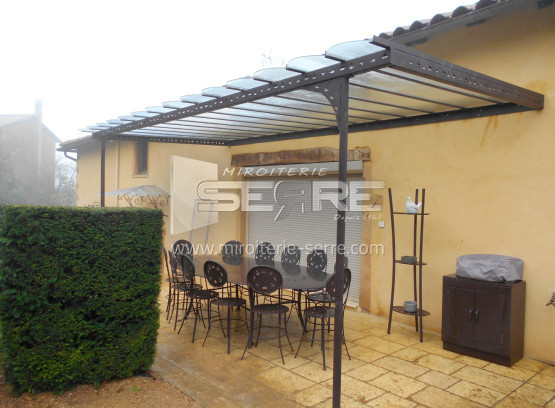 Remplacement vitrage armé sur pergola proche de Villefranche-sur-Saône (69)