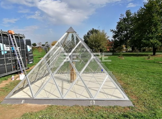 Pyramide sur-mesure proche de Lyon (69)