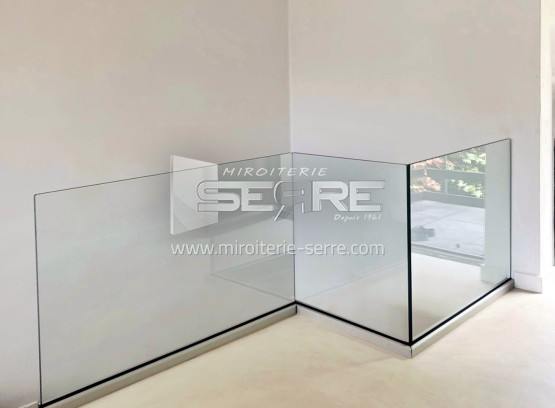 Garde-Corps en verre sur profil Aluminium à Collonges au Monts d'Or (69)
