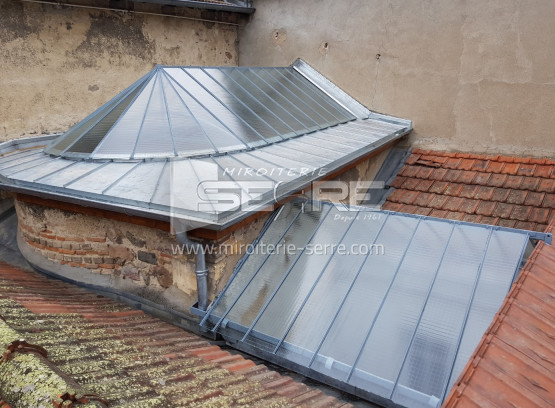 Remplacement des vitrages sur une verrière de toiture à Beaujeu proche de Belleville-en-Beaujolais (69)