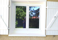 Installation d 'une fenêtre en PVC blanc à Cercié (69)