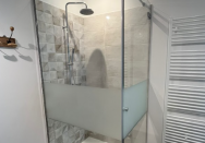 Porte de Douche sur-mesure proche de Mogneneins (01)