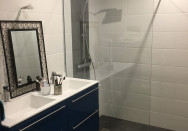 Paroi de douche sur mesure proche de Belleville-en-Beaujolais (69)